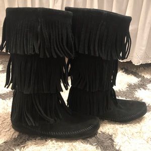 Minnetonka black fringe boots